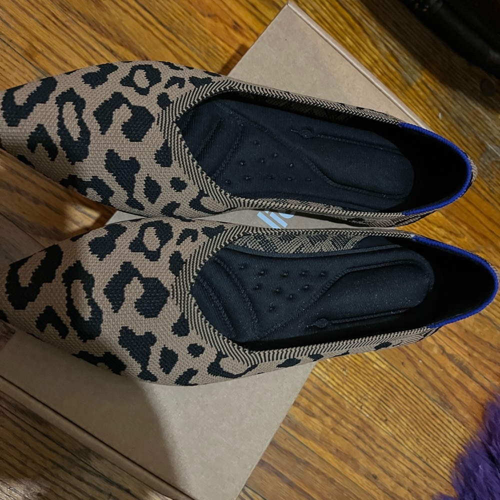 Woven Ballerina flat shoes..leopard.. Sz. 10.. runs small